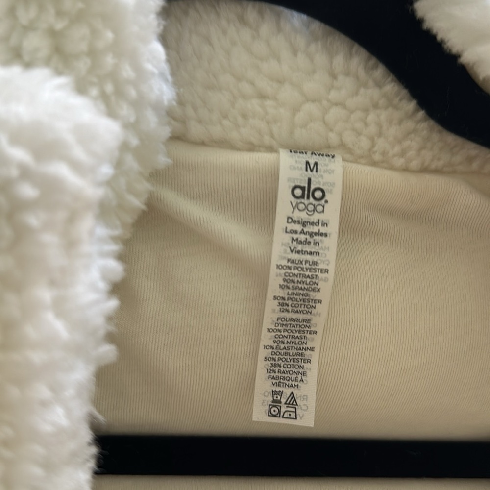 Alo Foxy Sherpa Jacket. Size M - Picture 6 of 6